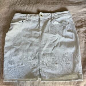 Tommy Hilfiger White Skirt with Red Trim
